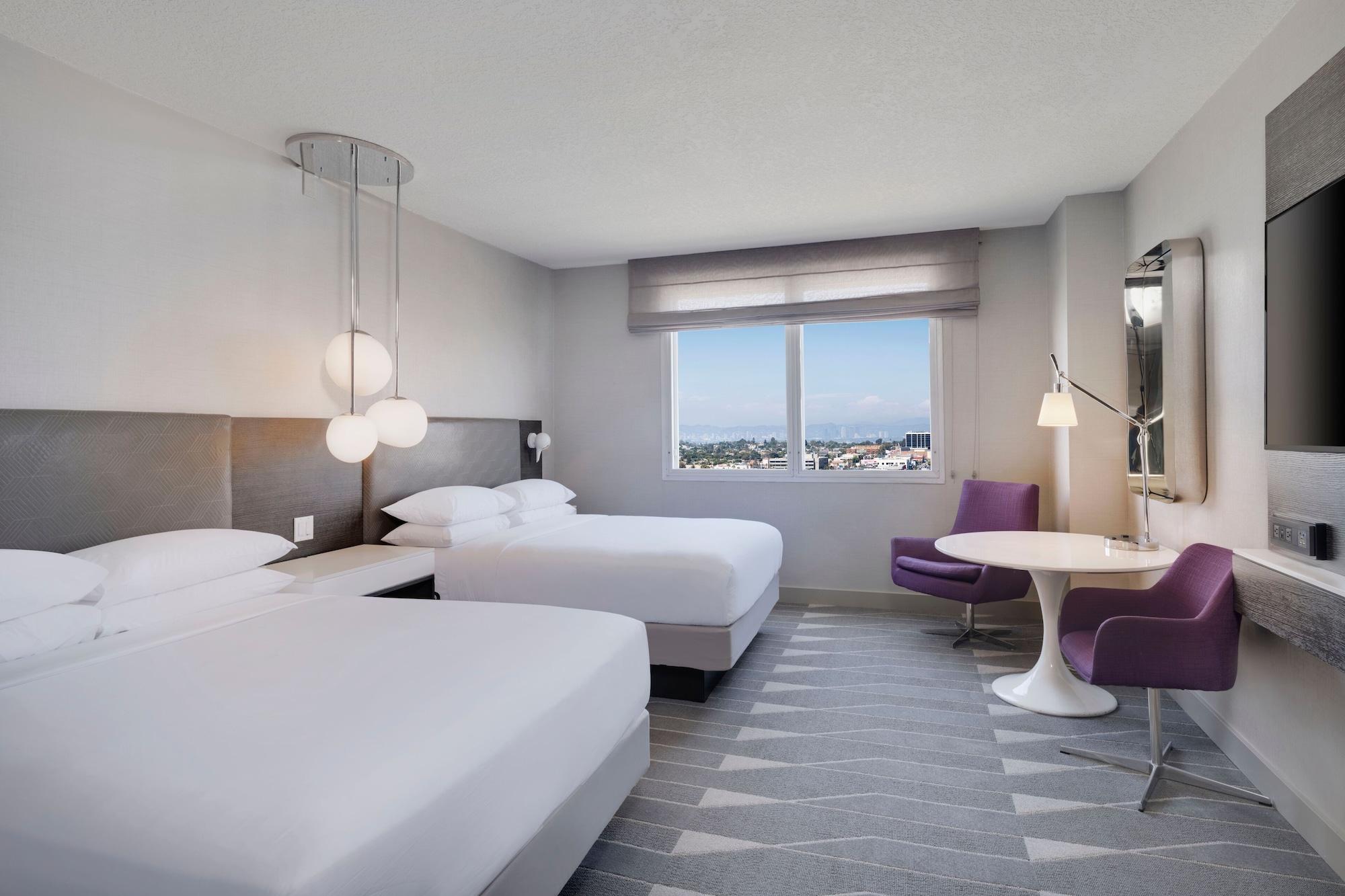 Hyatt Regency Angeles International Airport 3*