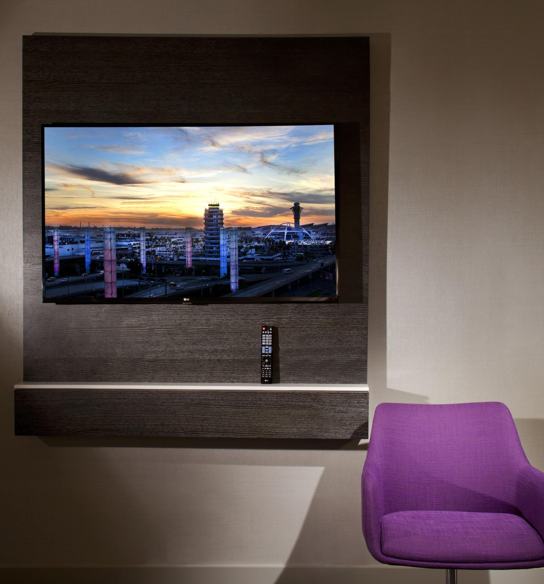 Hyatt Regency Angeles International Airport Hotel 3*