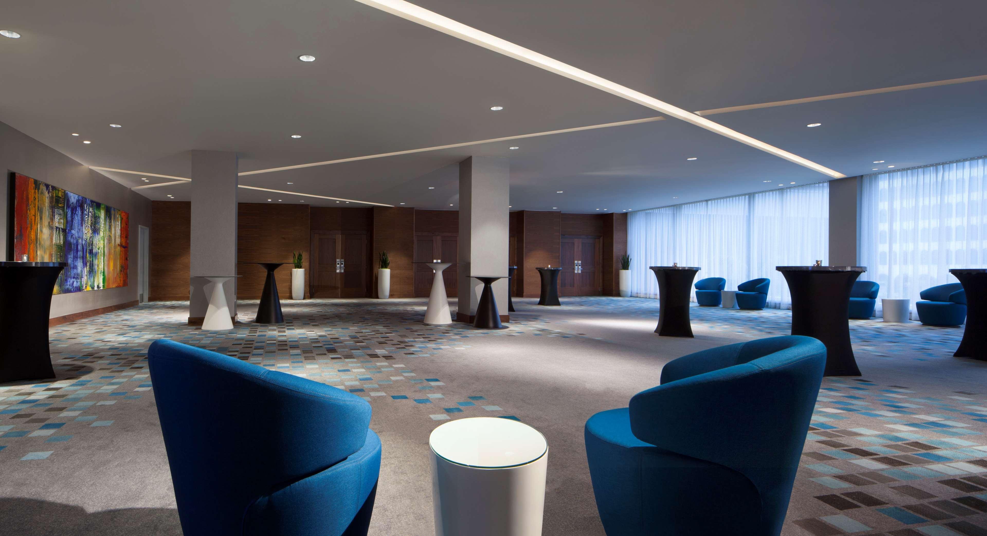 Hyatt Regency Angeles International Airport Hotel