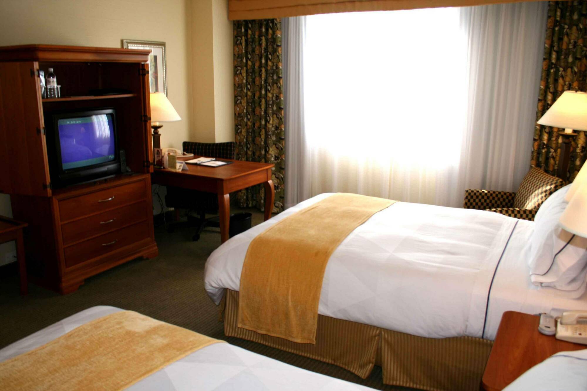 Hyatt Regency Angeles International Airport 3*