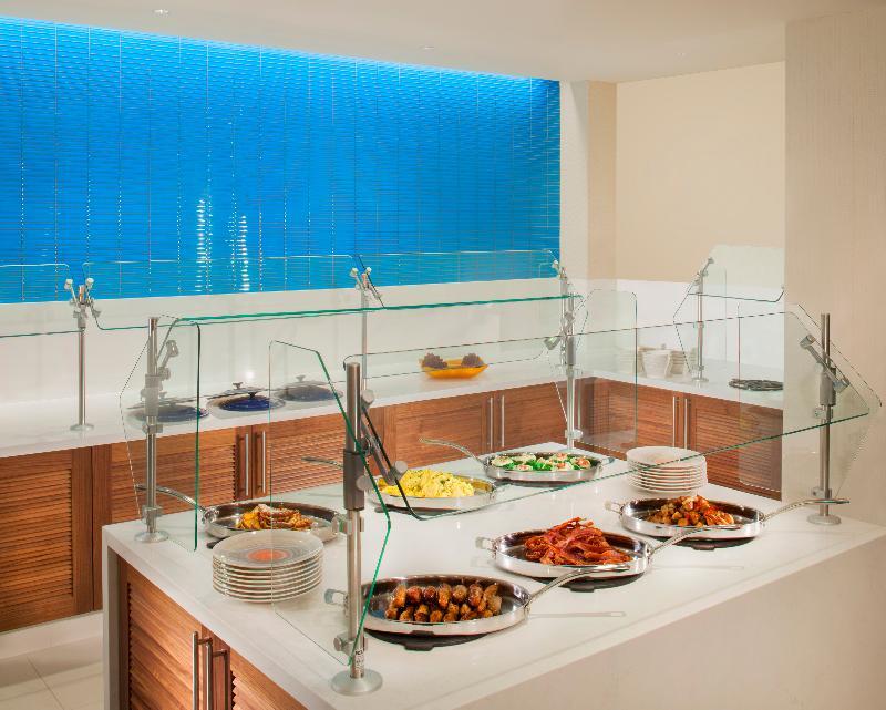 Hotel Hyatt Regency Angeles International Airport 3*